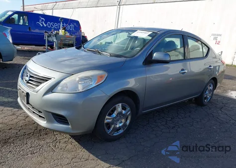 2014 Nissan Versa 1.6 Sv z USA, uszkodzony, nr VIN 3N1CN7AP8EL825512